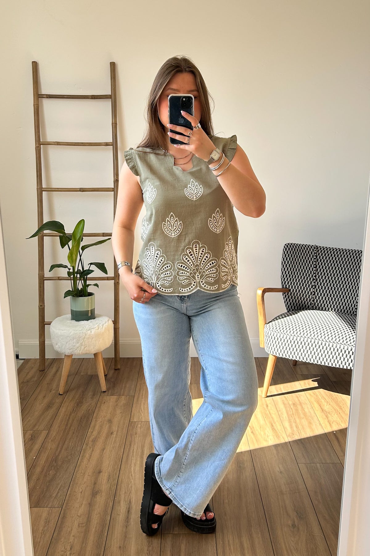 Haut kaki à motifs brodés